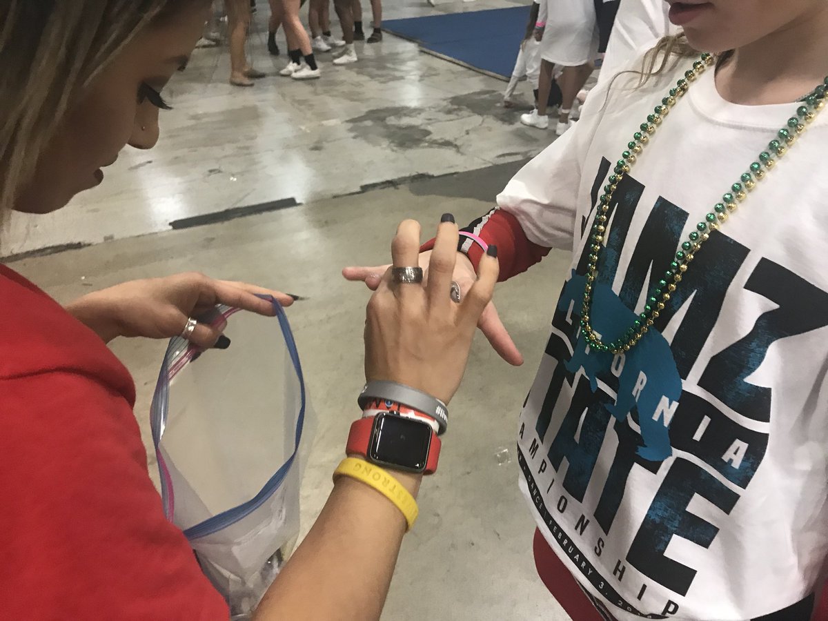 Antelope HS Cheer tweet media