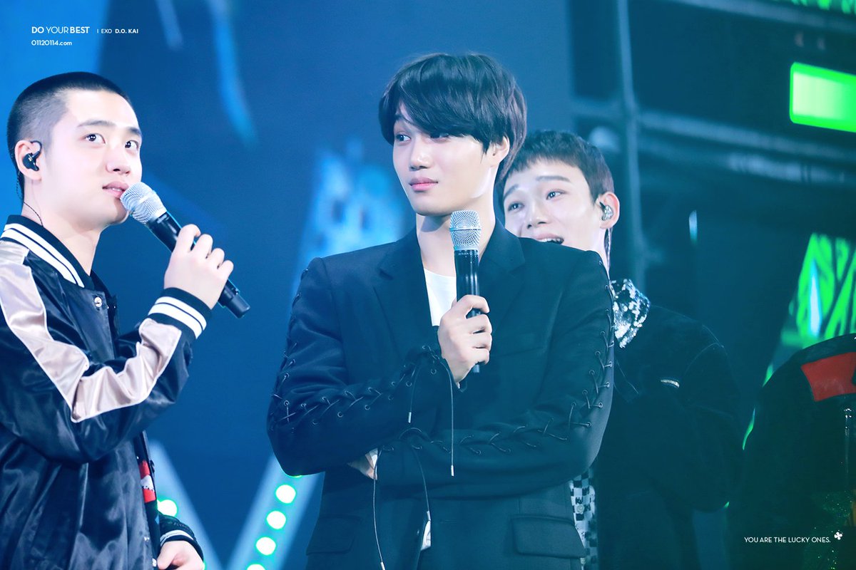 싫어라니....! 뭐라구...?하는 표정 넘 귀여워서 🐻 룰 모르는 경수땜에 종인이 상처받았다규🐻🐻🐻 귀여워 ㅠㅠㅠ

크롭이 이상한건 기분탓이 아니실 것😿...
제가 이상하게 찍었기 때문입니다 (난쟁이의 고해성사)

#TwitterBestFandom   #TeamEXO <a href="/weareoneEXO/">EXO</a>

#iHeartAwards #BestFanArmy #EXOL