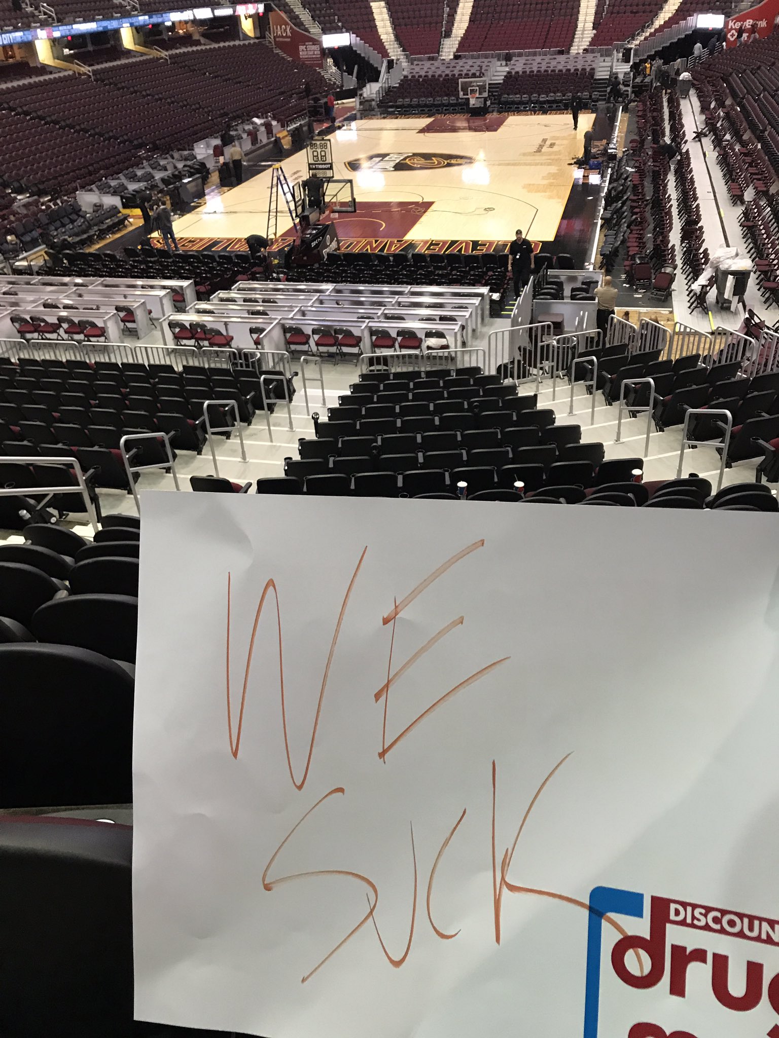 DVKiovuVMAACaHP.jpg:large