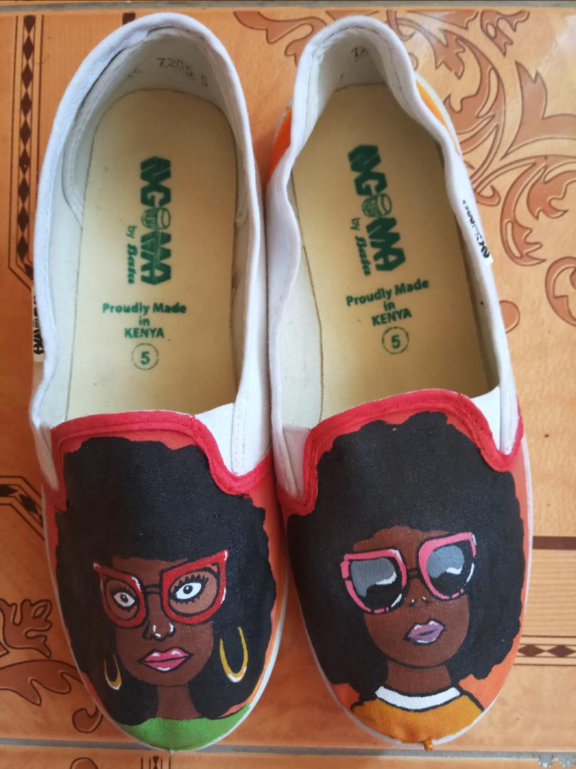 RozenIan's tweet photo. @CapitalFMKenya @SharonKMwangi @Batakenya Did you say Ngoma? @BataKenya #BataDesignersApprentice #rosendraws #rosenBYOS #handpainted https://t.co/AxUogZfSA0