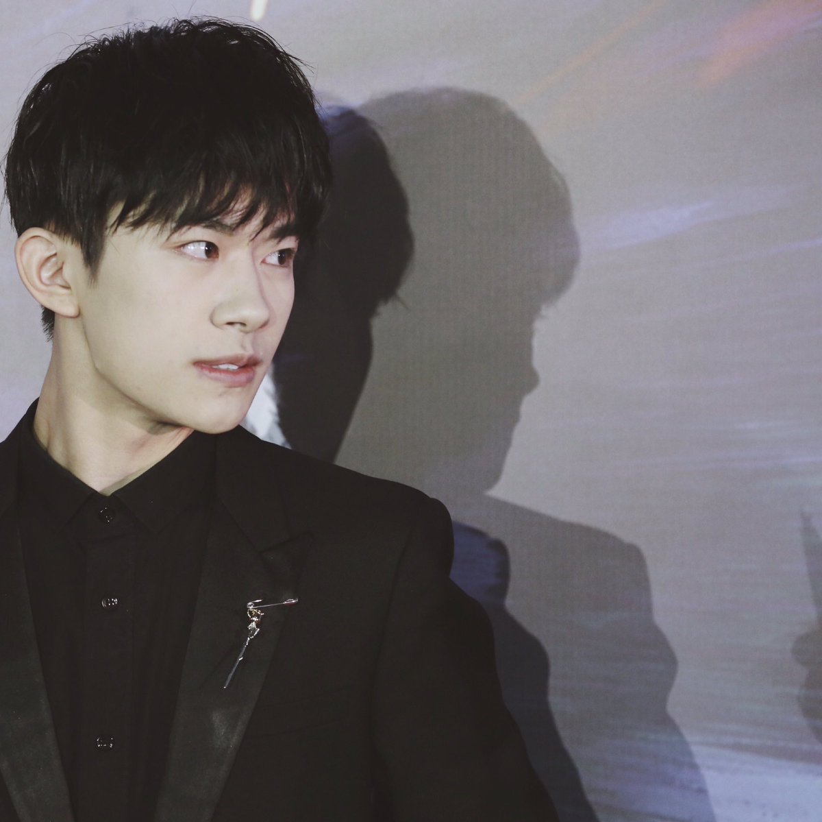 thikodich's tweet photo. Thị chưa chín số 3:
Đã kí kết với Triệu Vy.
#JacksonYee 

Rất nhiều blogger lại rộ lên đăng tin này. https://t.co/GU8N1KFhgJ