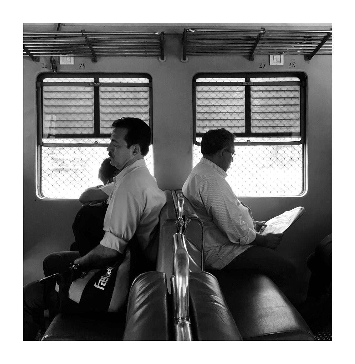 NiteshSquare's tweet image. The journeys of dreams and news! #LifeOfMrSquare 

#BombayLocal #Travel #Dreams #News