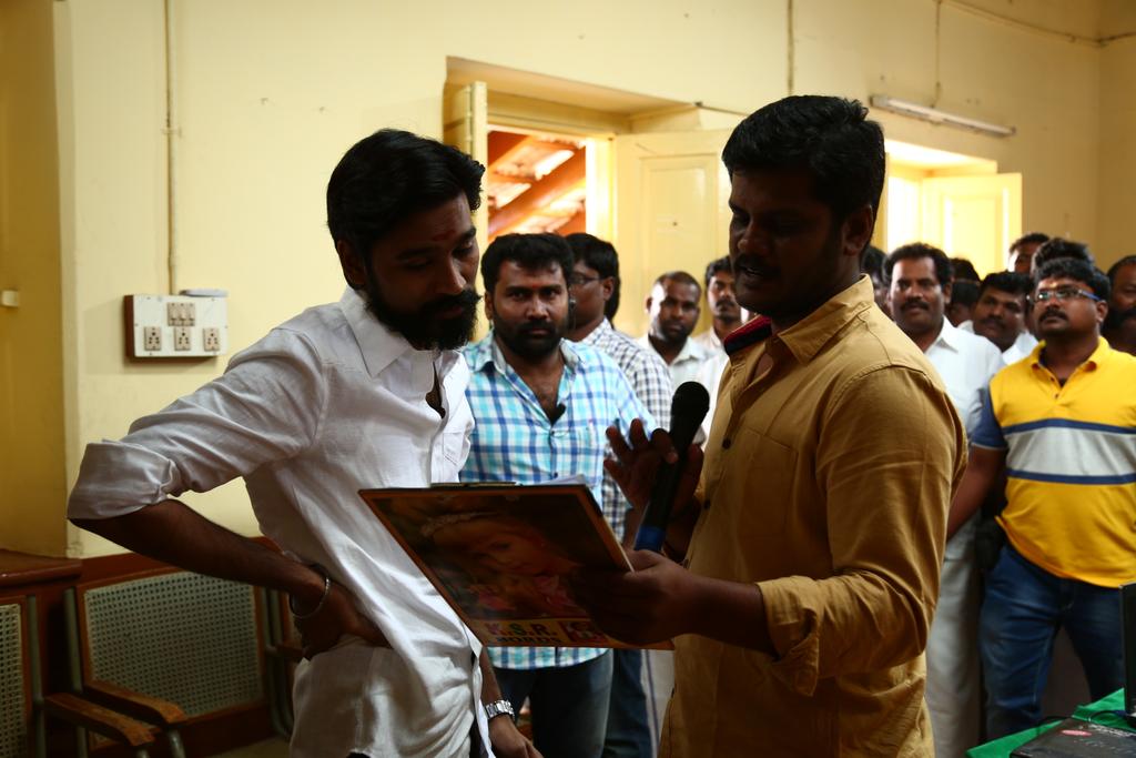 #கொடி #Kodi working Stills ல தனுஷ் இருக்க Stills Add பண்ணிருக்கேன்.. #Dhanush
#DuraiSenthilkumar 

UHD : drive.google.com/folderview?id=…