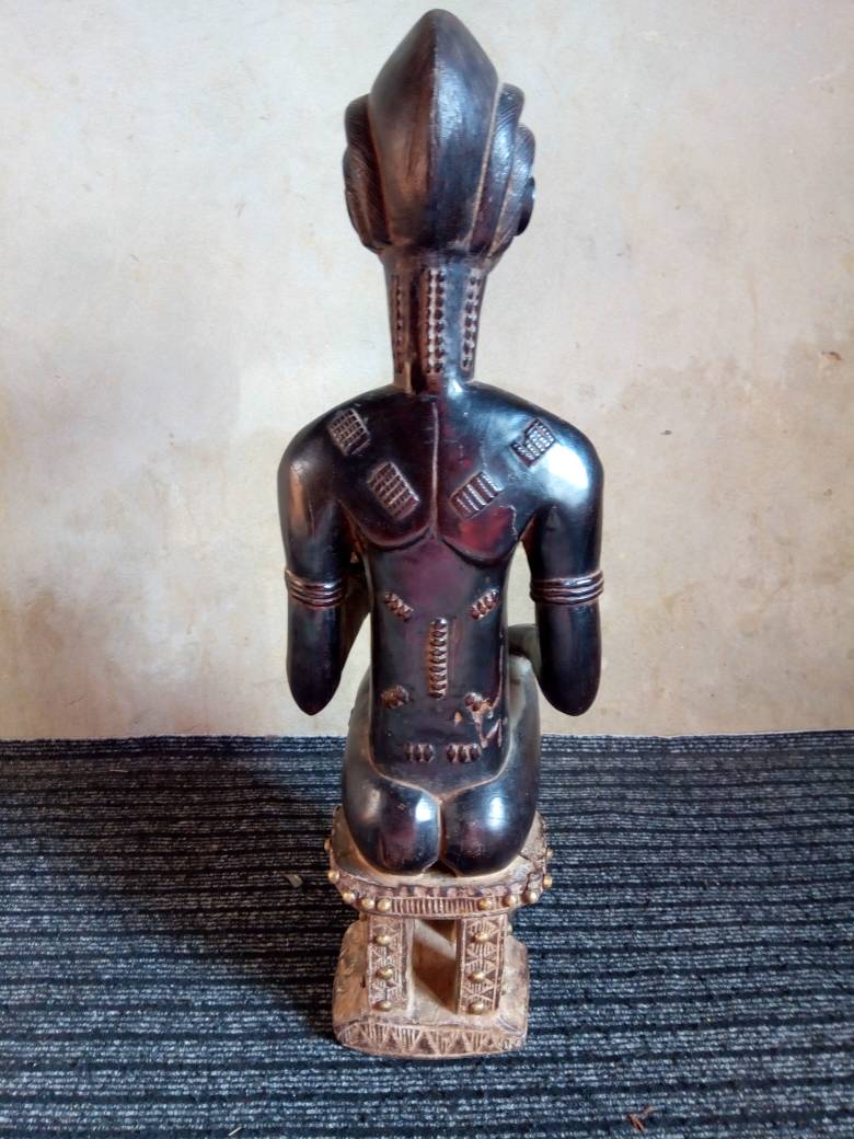 Image_Afrique's tweet photo. STATUE BAOULÉ

Origine : Côte d'Ivoire
Matériel : Bois
Hauteur :  57 cm
Prix : 534 €

#ArtAfricain
#AfricanArt
#Baoule https://t.co/FvokUynEwY