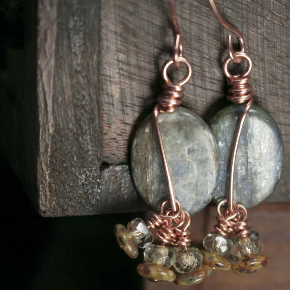 roseanddella's tweet image. Icy Blue Kyanite Dangle Earrings with Copper Forged Earwire… tuppu.net/a82e0e53 #beadedjewelry #DifferentShapes