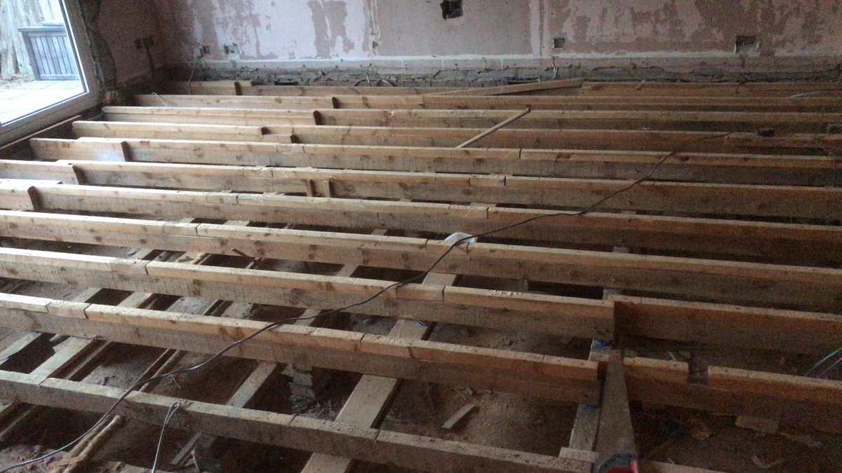 dmc_carpentry's tweet photo. Floor levels out by 55mm over whole area some serious packing requires. Lunch from 1987 in the floor void Lol older than me https://t.co/Q3I8OqIhA8