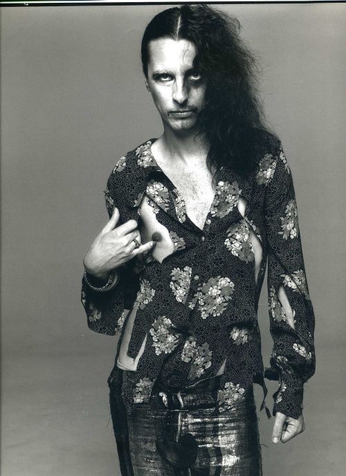 Happy 70th birthday to Alice Cooper. Photo by Richard Avedon, 1968. 