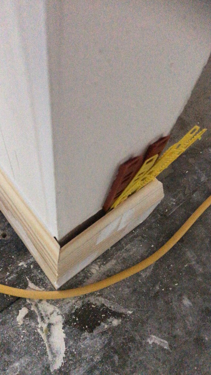 dmc_carpentry's tweet photo. How do some chippies get away with this standard 🤢 https://t.co/4hvWwxseJP