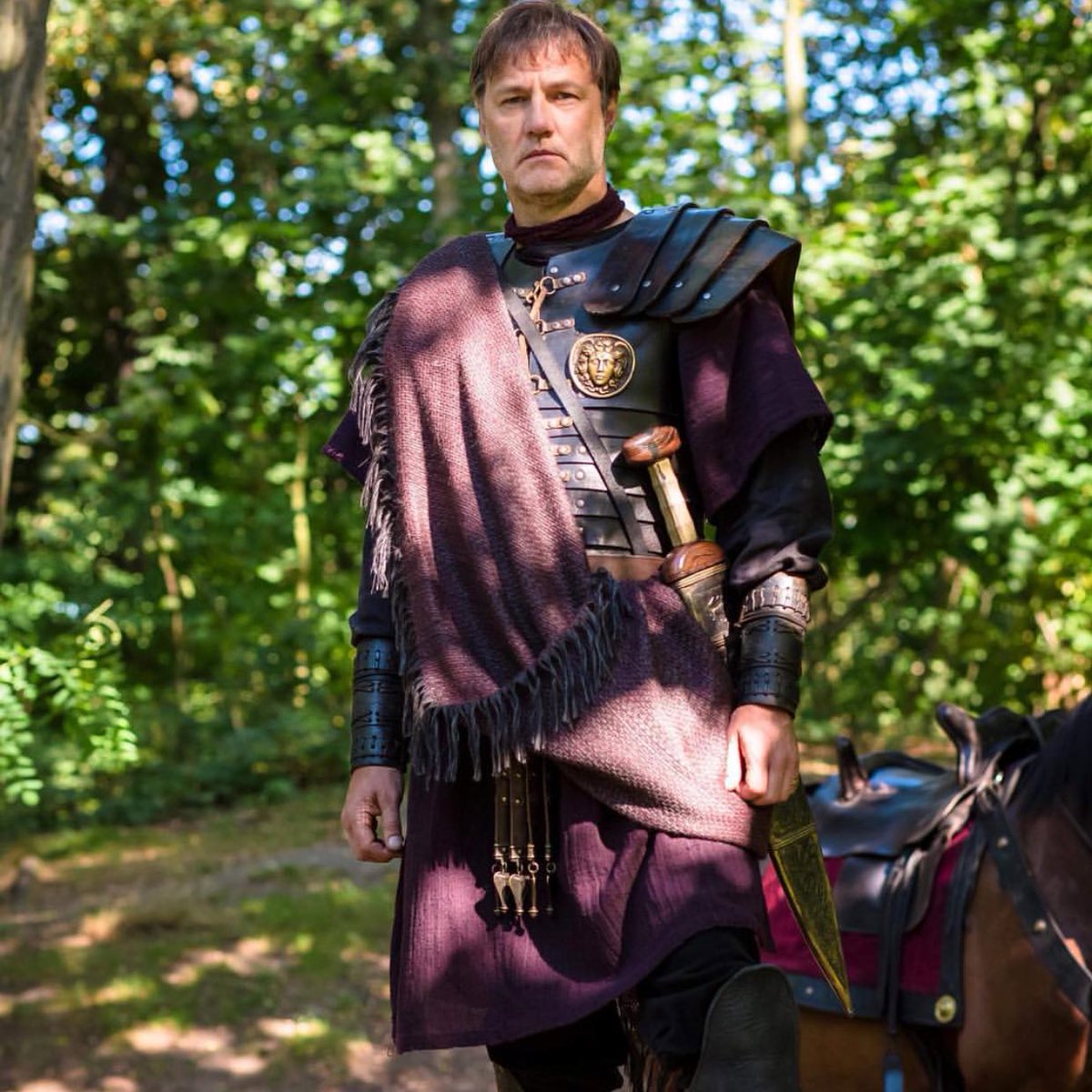 General_Aulus's tweet image. Tired: spending Sunday in bed 
Wired: going out wrapped up in blankets, looking stylish AF 
#SundayMorning 😂 #Britannia