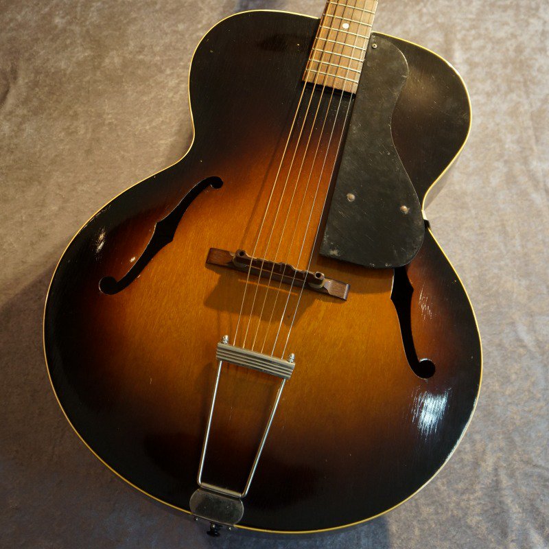 クロサワ楽器 G Club Tokyo メインアカウント V Twitter Gibson L 48 1950年頃製造 鳴りまくりなl 48が入荷です 今では滅多に製造されるこの無いピックギターですが おしゃれでかっこよくて好き T Co Ueduzmswio ピックギター