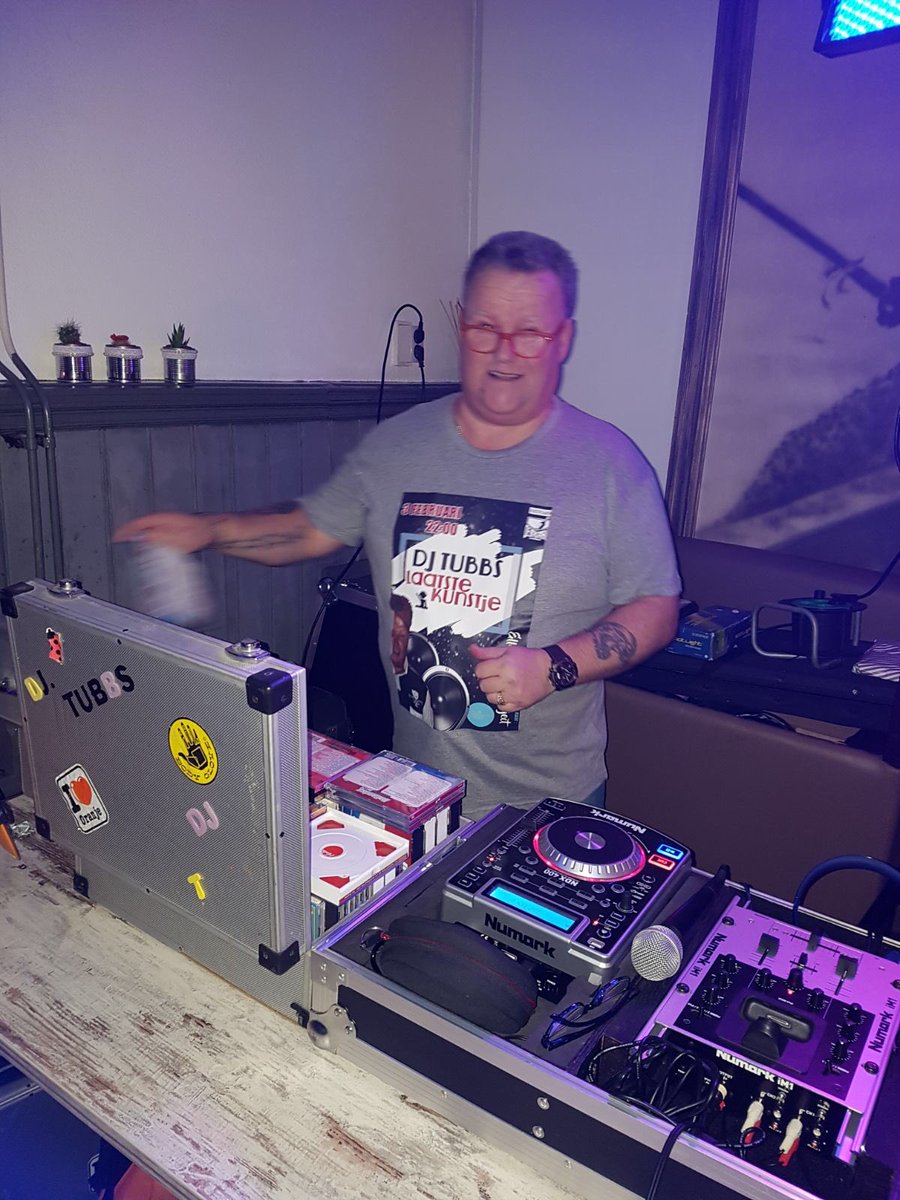 Banjaardje's tweet photo. “Tubbs zijn laatste kunstje” was er wel één met een gouden randje. Iedereen die zijn steentje heeft bijgedragen aan dit top feestjuh: Super bedankt!!!! #EllenParkinsonsProject #fissa #Nederlandstalig #Zierikzee https://t.co/MbLWYGAnqp