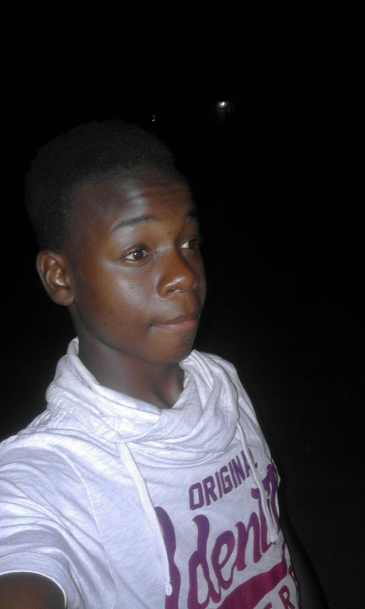 Tinghitsi2's tweet photo. I like the way I look https://t.co/CnFbYcpzQr
