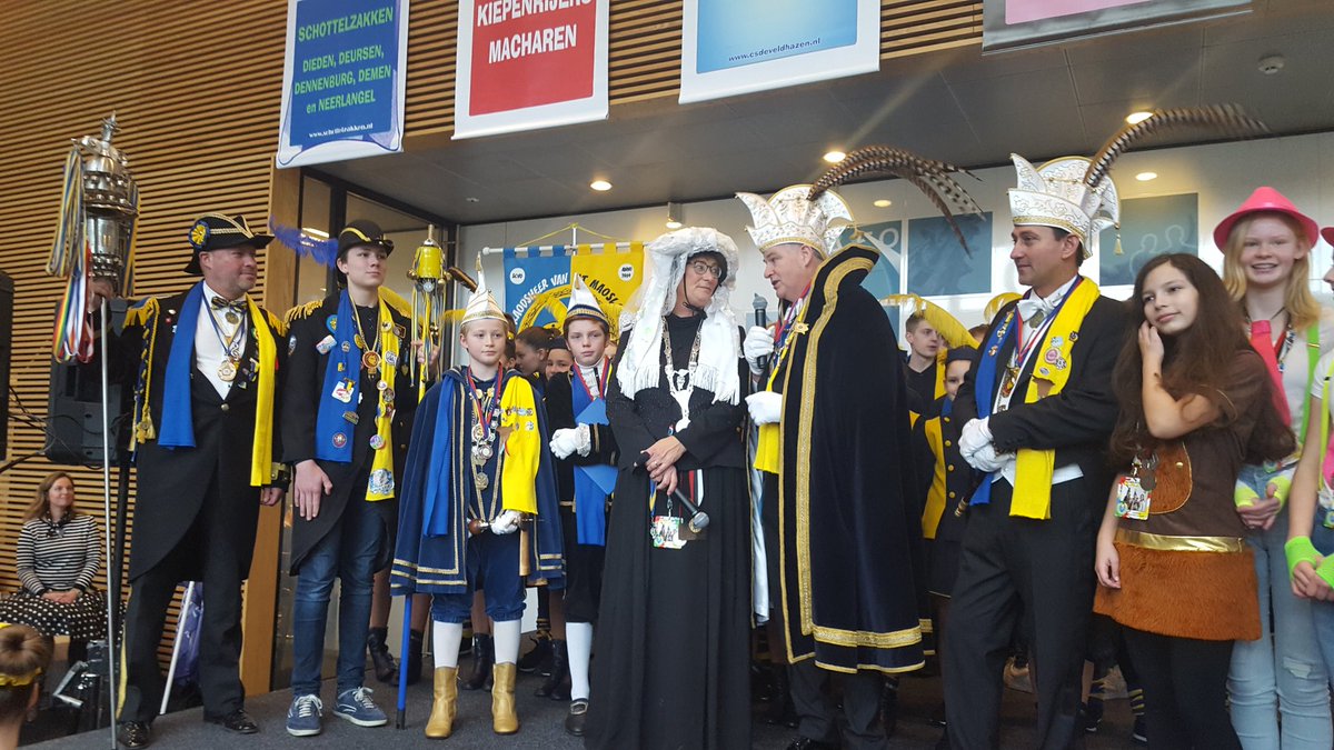 De burgemeester kan een weekje met vakantie, want het gezag over het Ossenkoppenrijk is nu in handen van onze Jeugd- en Stadsprins!