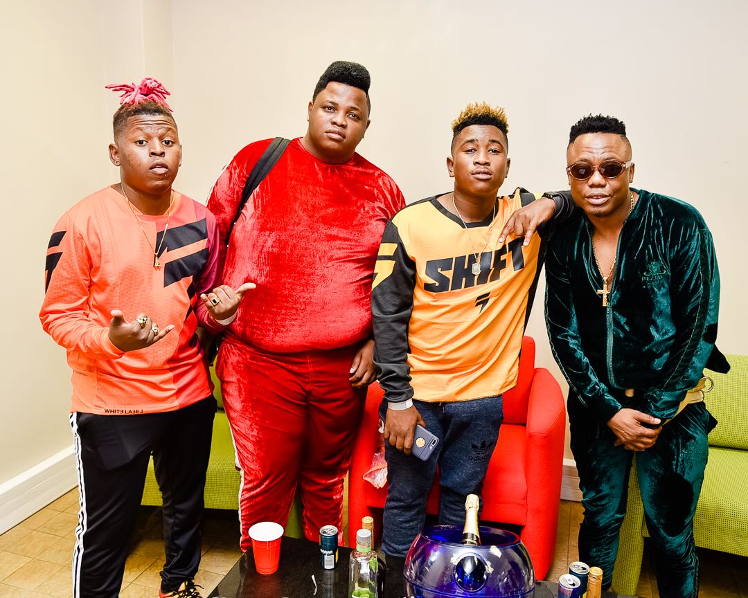 AfroTainmentSA's tweet photo. Khona into ezayo.... 2018 New Fresh Music !!!! 100% Focus Team !!!! Stay tuned, Kusazobamnadi !!!! Ezase.... qedela wena !!!! Cc @DJTira @DistructionB @RealMshunqisi 🚀🚀🚀🚀 https://t.co/N2kgzIdUD7