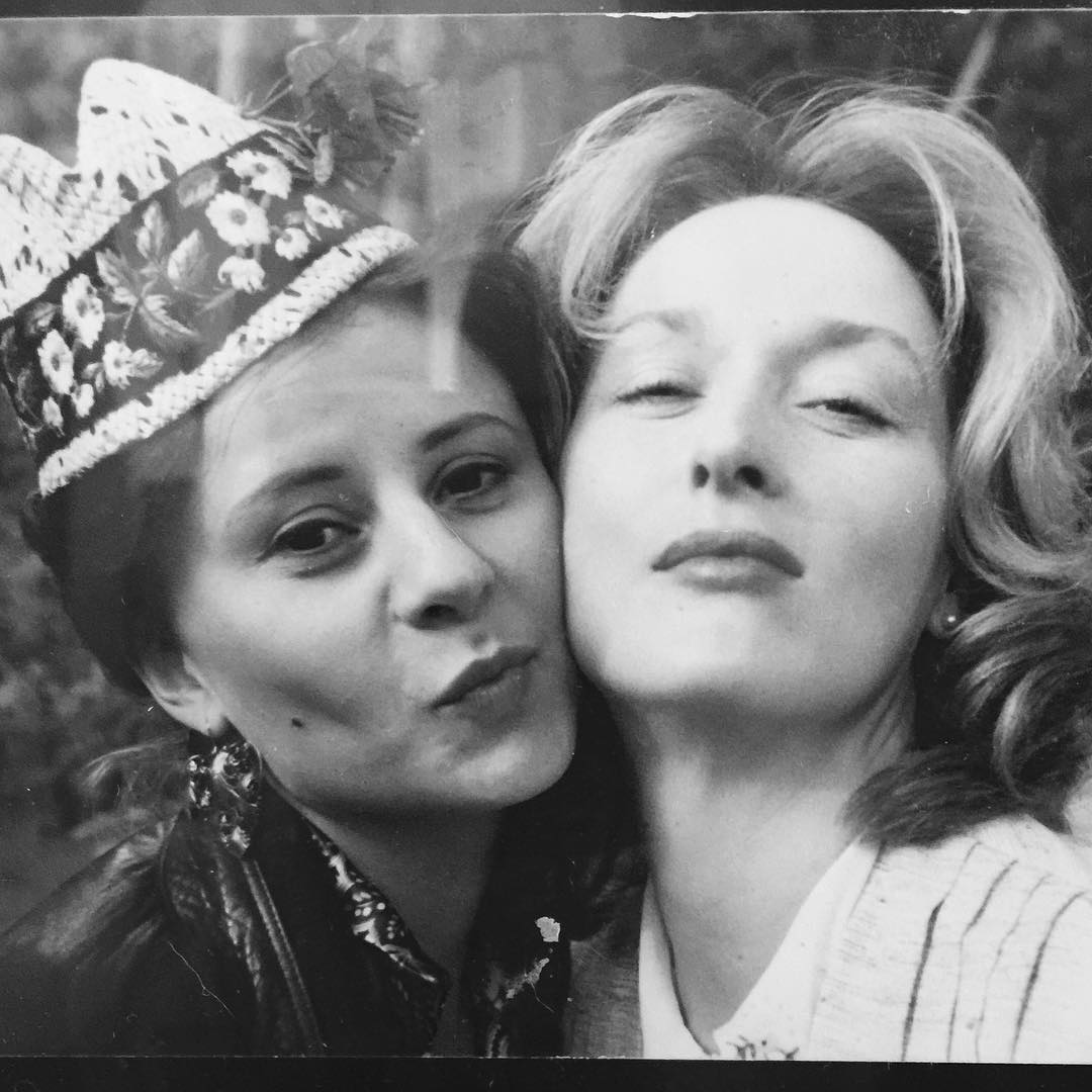 JohnNada83's tweet photo. Meryl Streep &amp; Tracy Ullman on the set of "Plenty" - by Bobby Stilwell [1985] #MerylStreep #TracyUllman #BobbyStilwell #FredSchepisi #Plenty #Movies #Photography #blackandwhite #Rare #Portraits https://t.co/oosN2UArgO