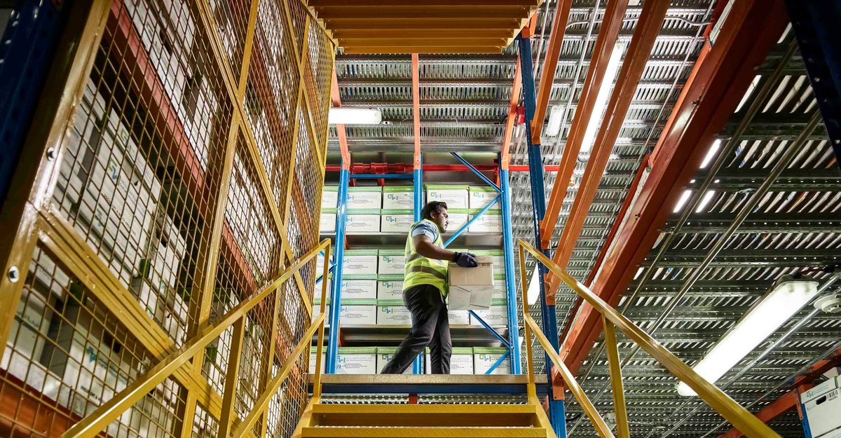 gwclogistics's tweet photo. 2.5 billion documents stored
#records #documents #safety #logistics #solutions #worldclass #services #endtoend #management #customerdocuments #storage #facilities #Qatar https://t.co/ifxQZepgJA