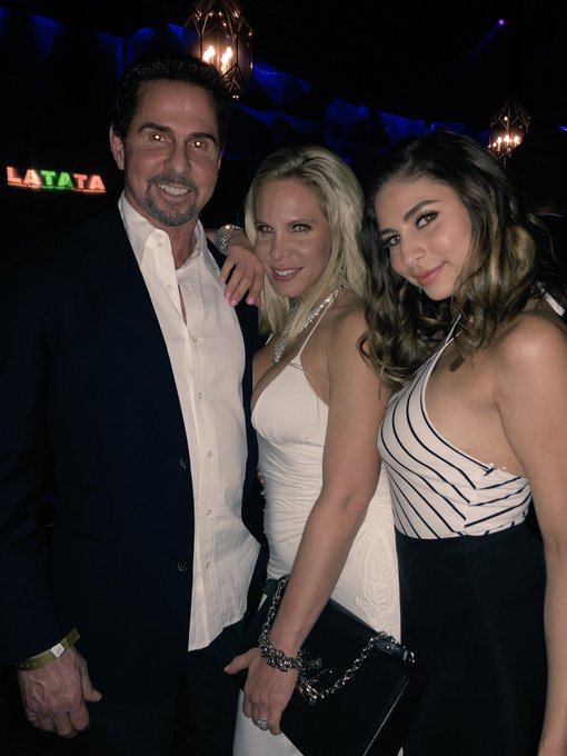 So this finally happened during AVN&rsquo;s 😍😍😍 after so long of people asking me my relation to the North&rsquo;s<a href="/tag/girlgirl"class="tags"><span>#girlgirl</span></a>