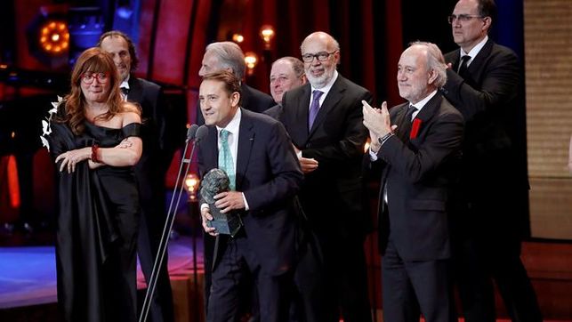 eldiarioes's tweet photo. La foto de los #Goya2018 que resume la situación en el mundo del cine https://t.co/HjnzlFaNNJ https://t.co/3yS1sbY59l