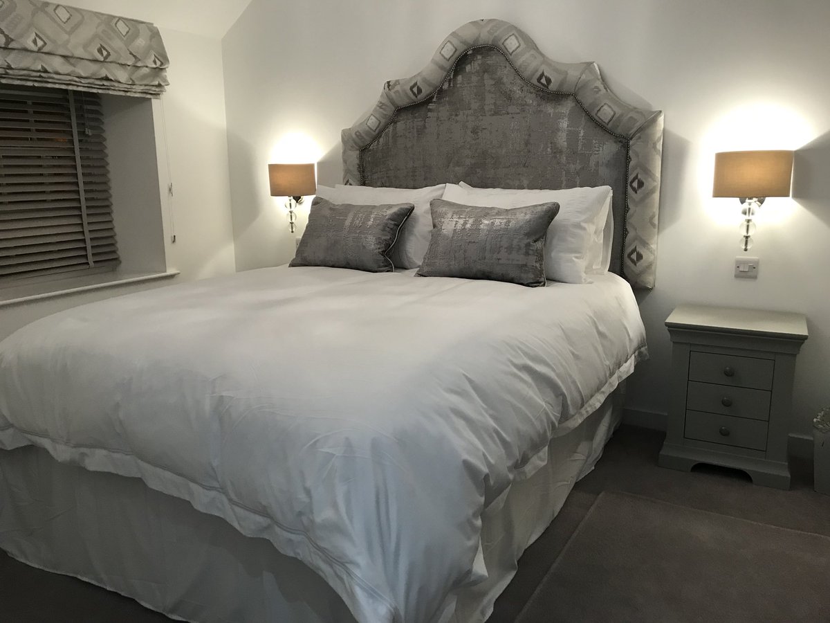 #luxury #Cottage will be available for Easter in the walls of #Conway looks amazing  #romantic break