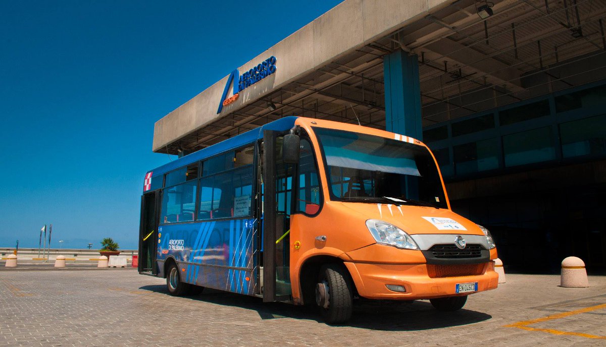 AeroportoPa's tweet photo. Il servizio navetta è momentaneamente sospeso per manutenzione del bus. Gesap sta inoltre provvedendo a sostituire i mezzi a gasolio con minibus elettrici https://t.co/uLKuilmeXP