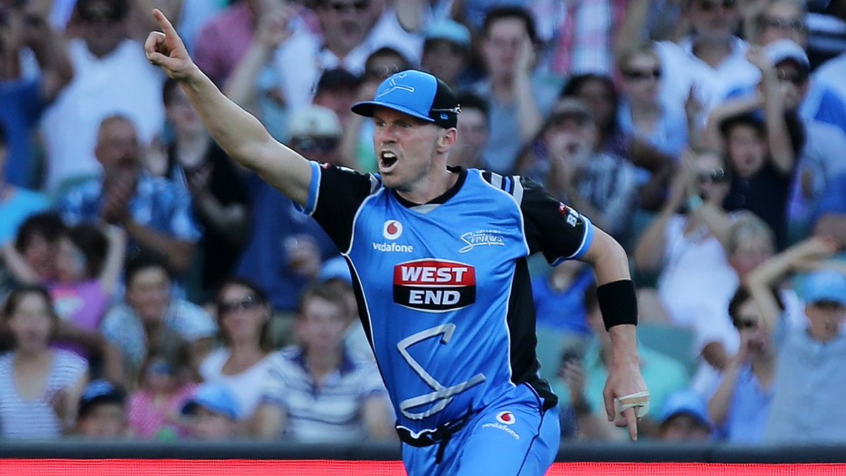 7Sport's tweet photo. SIZZLING STRIKERS! 🔥🔥🔥
@StrikersBBL win first #BBL title with victory over @HurricanesBBL...
https://t.co/H0CT2h3Daj #BBL2017 #BBL07 https://t.co/ldCxAjFeaG
