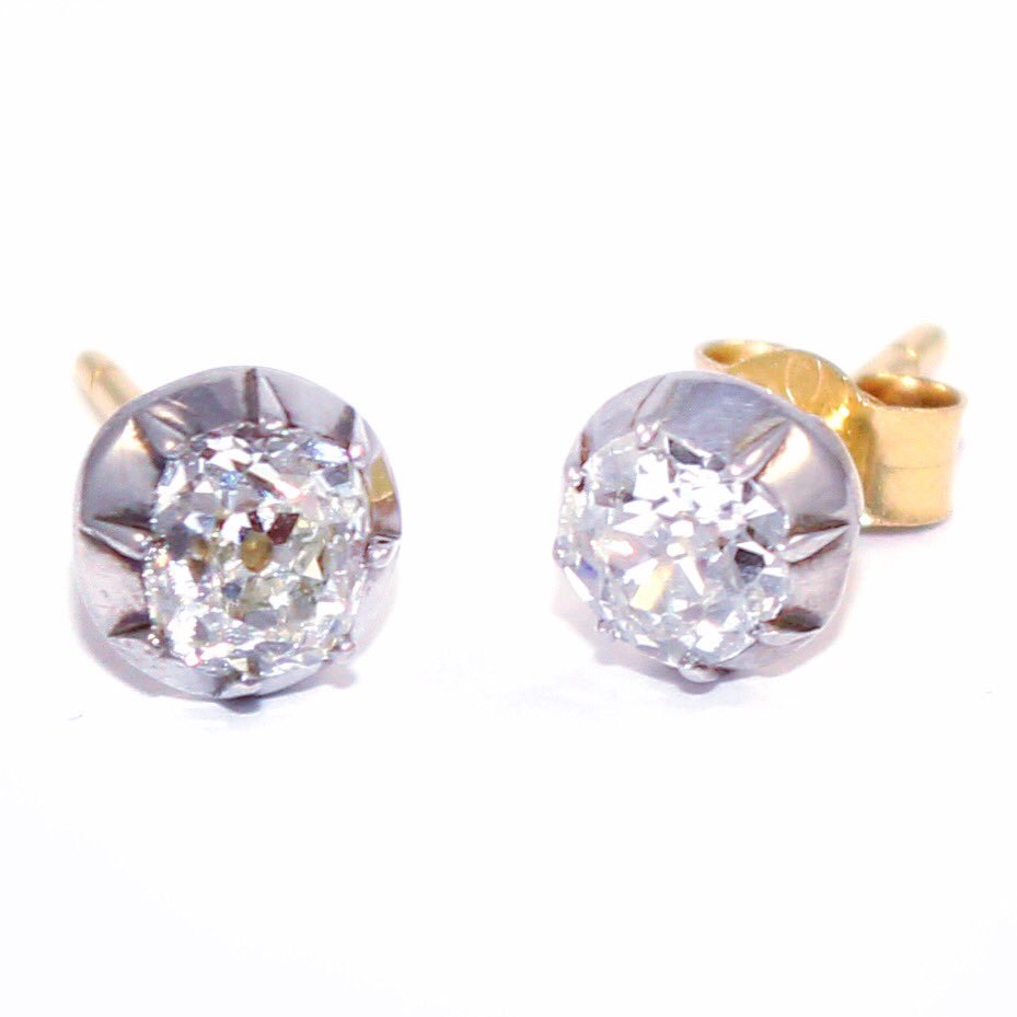 ThomasGlover's tweet photo. 💎💎
How about a pair of Victorian old mine cut diamond earrings in silver cut down setting c.1890 ? Perfect for any occasion. Shop open again Wednesday
💎💎
#sundaysilver #oldminecut #diamond #earrings #silverandgold #victorianjewelry #shrewsbury https://t.co/4xEmdxArr9