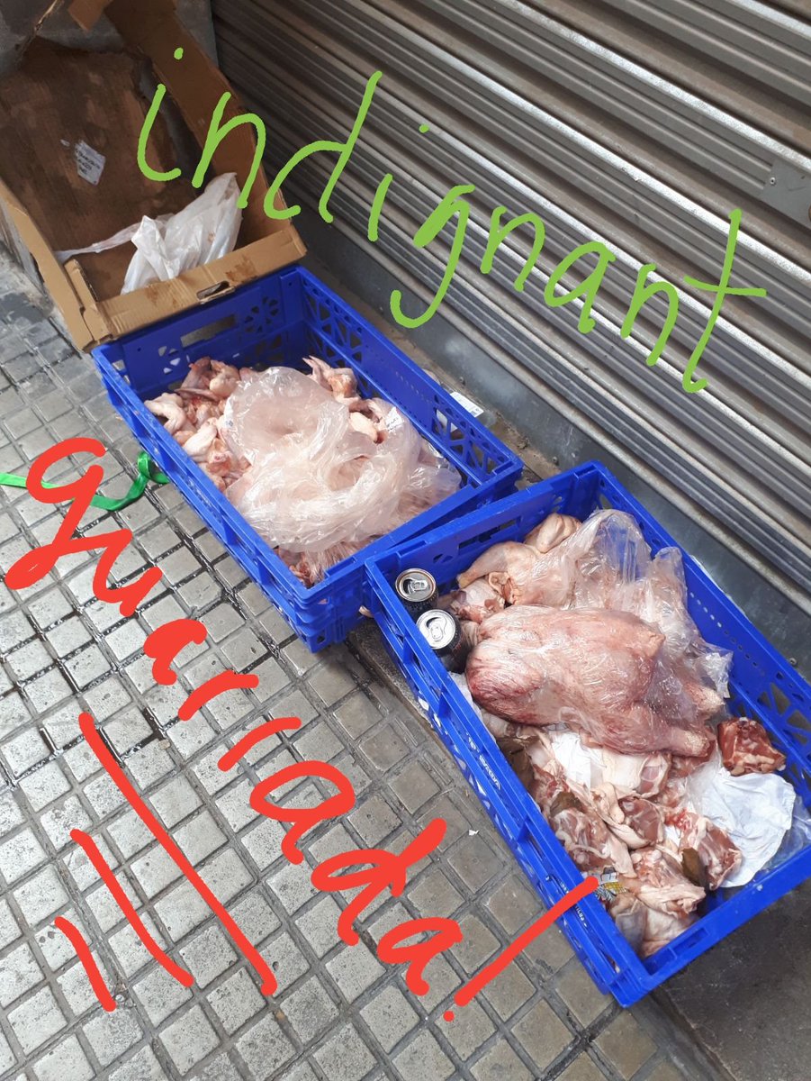Neustru's tweet photo. Què vos pareix?😨😷😤😲😠 Aquestes guarrades són absolutament indignants, hem d'acabar amb aquestes pràctiques que no respecten la Ciutat. Això no fa pinta de particular... cercarem responsables, no ho dubteu! 
Gra6 @Santos_Vallejo per denunciar-ho! @EMAYA_Palma @ajuntpalma https://t.co/EhJob880HZ