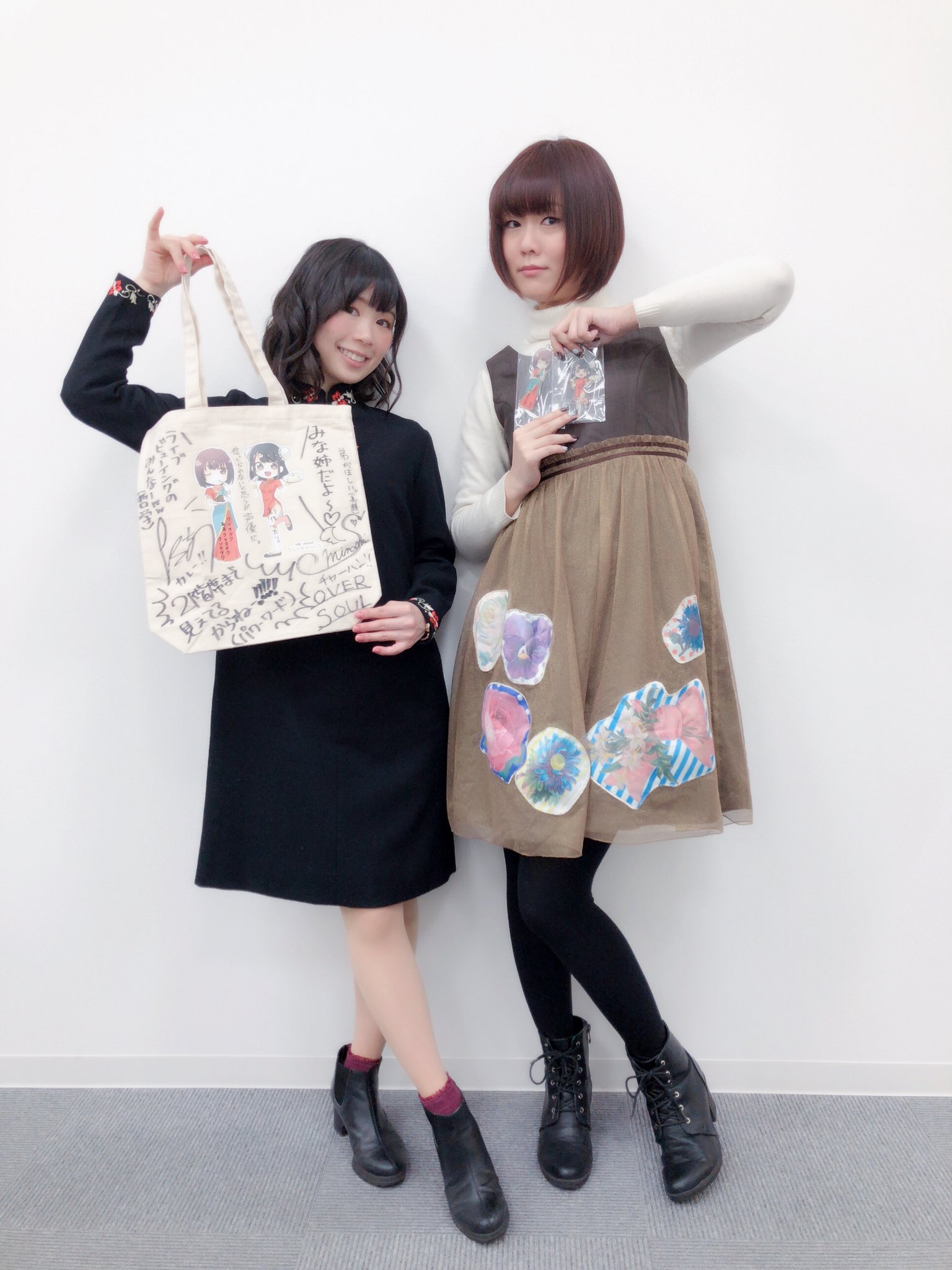 篠田みなみ Twitterren カレーチャーハン カレーチャーハン公開録音 お渡し会でした 最初はドキドキでしたが のびのび楽しかったー 一緒に盛り上げて下さり ありがとうございました お渡し会も沢山お話出来て良かった 衣装はチャーハン