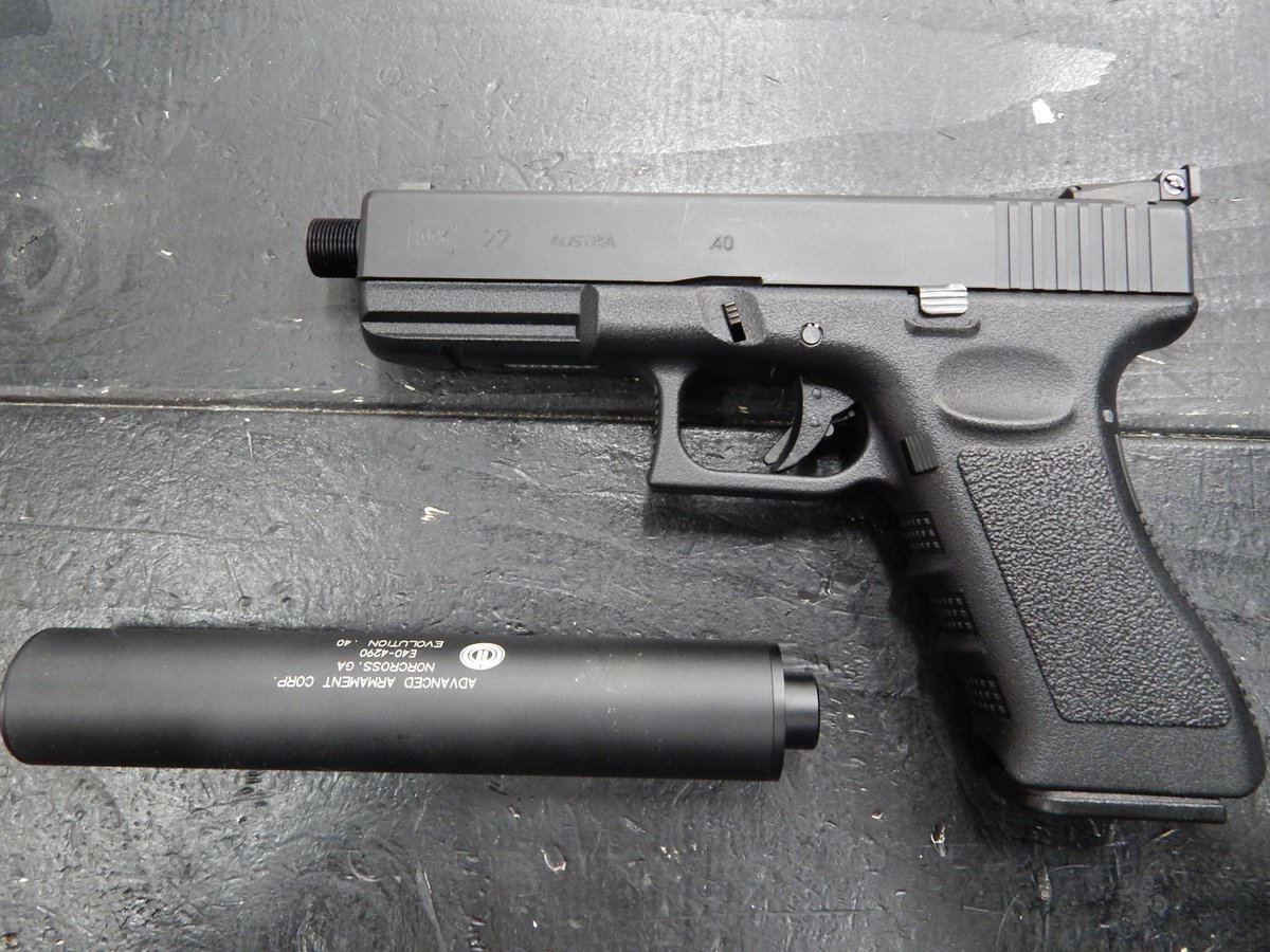 otaichi_MeTro's tweet photo. KSC「G22 AAC」買取入荷！
アドバンス・アーマメントタイプのサイレンサーが付属！
アルミ切削で製作され、内部もスポンジではなくバッフル機構を再現！
ちょいレアな一品！
#お宝市番館 #加古川 #中古エアガン https://t.co/fMKXv67Of2