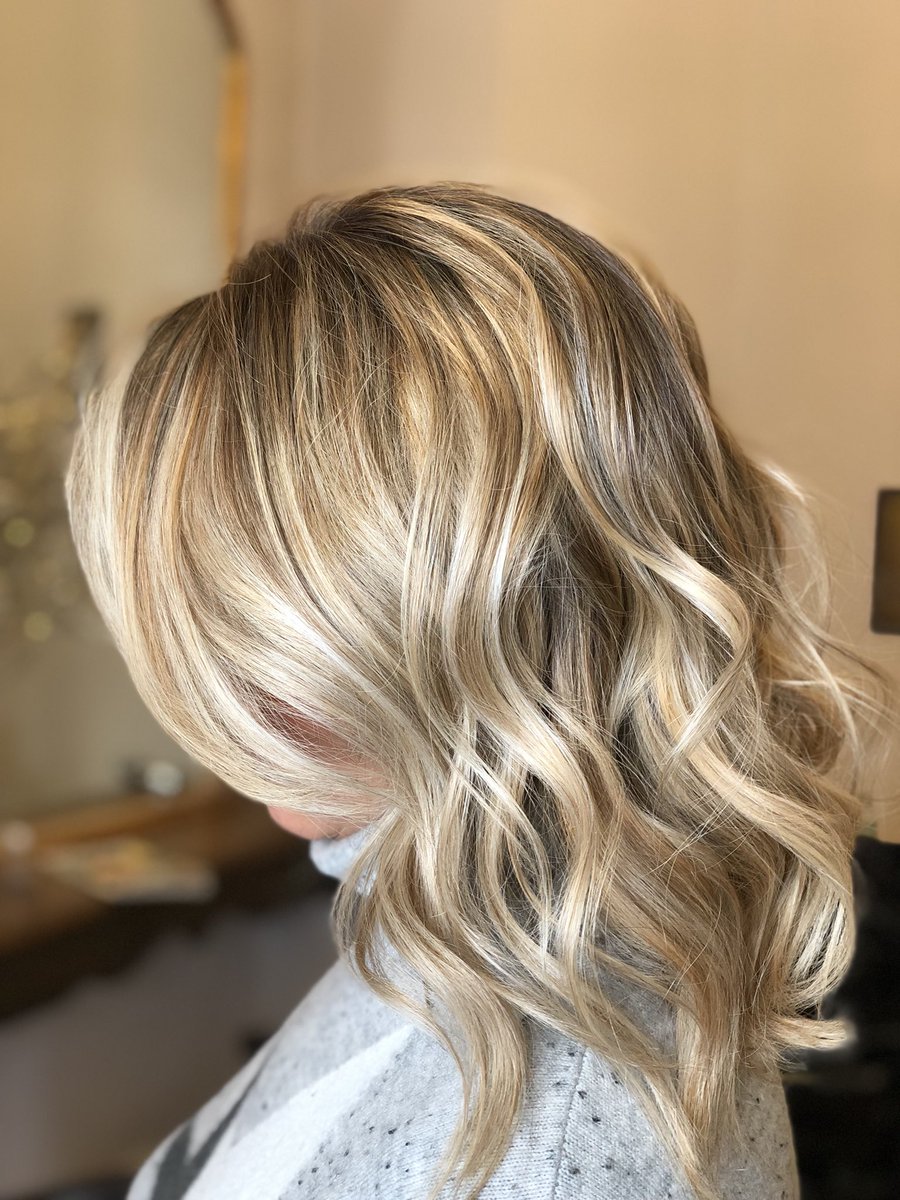Fresh pops of sunkissed lights using <a href="/aveda/">Aveda</a>