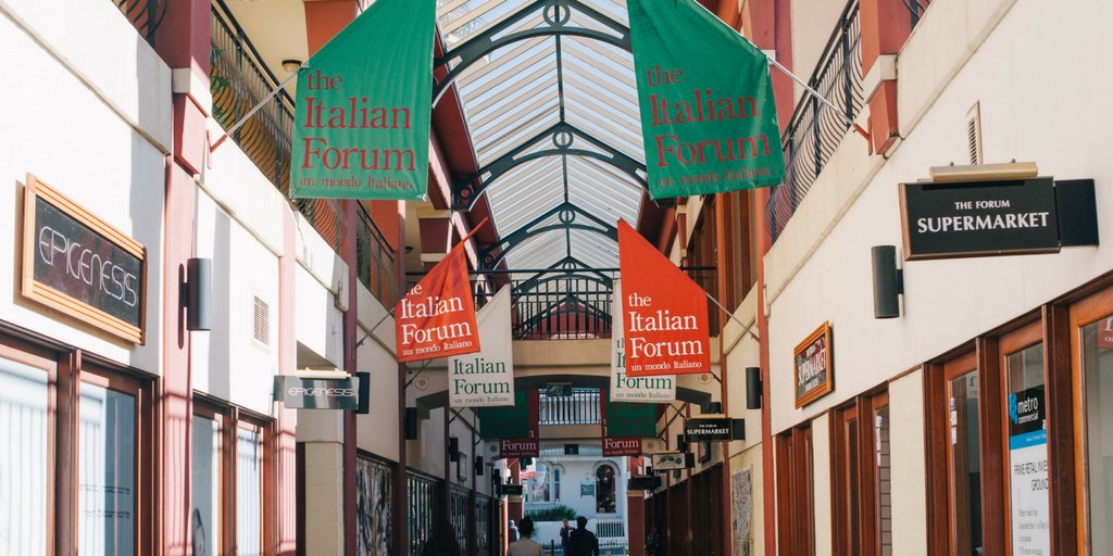 A place where family and good food go hand in hand. Explore the local favourites of this Italian inspired precinct. ed.gr/d4h4