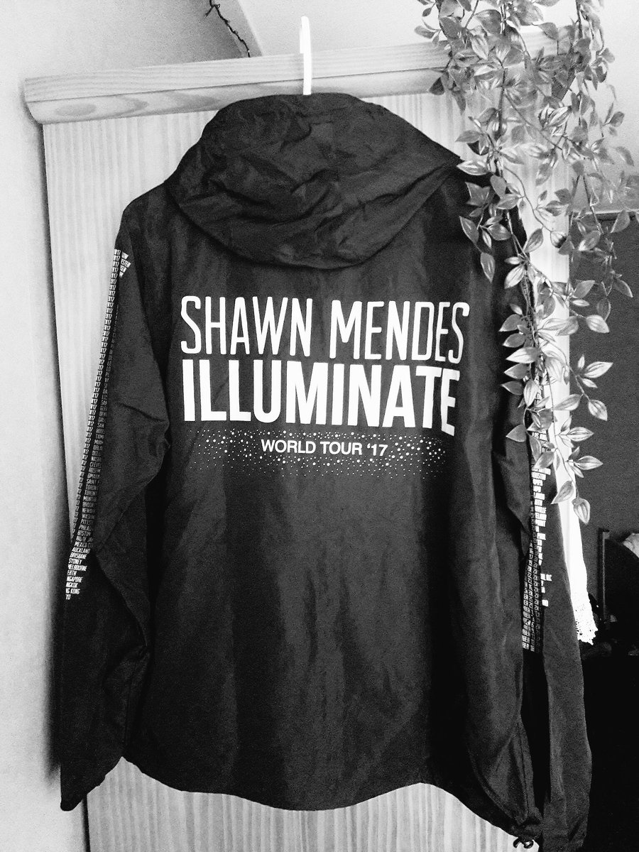 faIIingangels's tweet image. GIVEAWAY!!
- Shawn Mendes Illuminate World Tour Jacket -
(Size: M/L, M but oversized)

To enter you must:
• Be following me
• Follow @glowingeyeshood 
• Retweet or repost this tweet with the hashtag: #MLMGiveaway

Tag your friends for a bigger chance to win!!

Good luck!💓