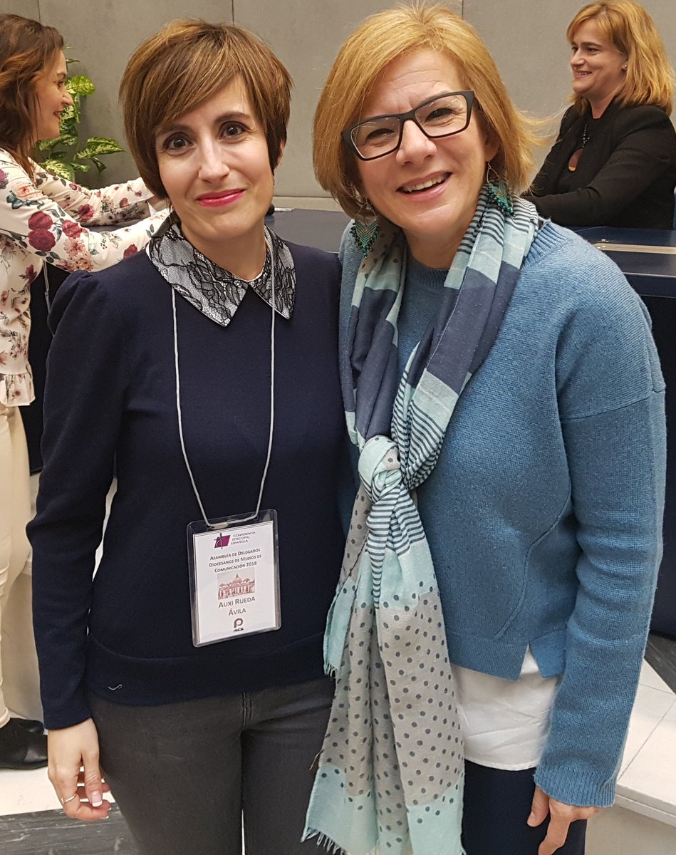 auxirueda's tweet photo. Uno de los regalos de la pasada #AsambleaMCS en #Roma fue conocer en persona a @evaenlaradio, una excelente profesional que habla con una fuerza de espíritu y un entusiasmo considerable. Una gran apuesta la que hizo @cope_es en El Vaticano https://t.co/U2BK1UQGGC