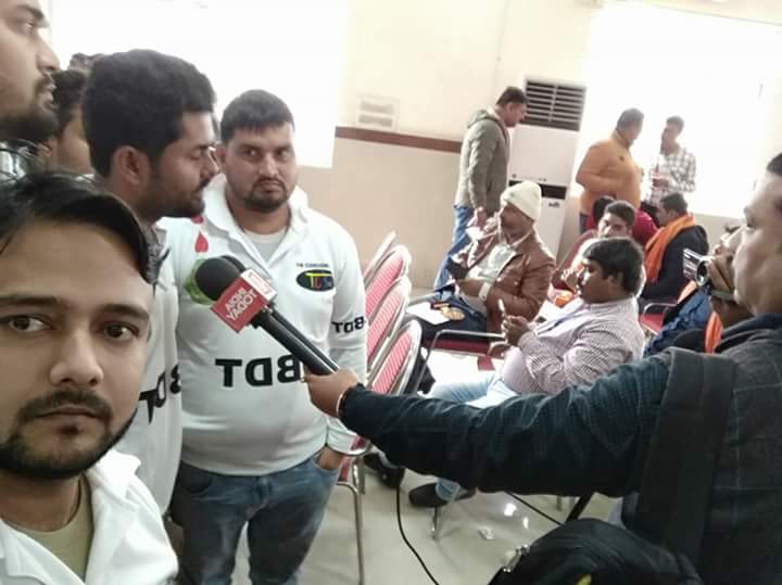 BloodBankBihar's tweet photo. मुजफ्फरपुर में रक्तदान सम्मान समारोह के दौरान DD News व Etv Bihar से रूबरू। https://t.co/Ay6iXBPRRQ