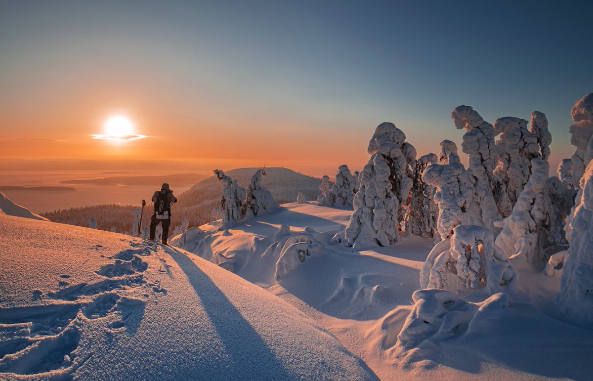 В сопках Кандалакши.
// (фото Роман Горячий) Кольский. Заполярье...