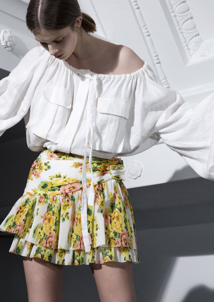 brownthomas's tweet photo. Fall in love with the new season, as seen in today's Sunday Independent LIFE Magazine #BTSS18 https://t.co/yU7jTMItDh https://t.co/JJgAOREHE0