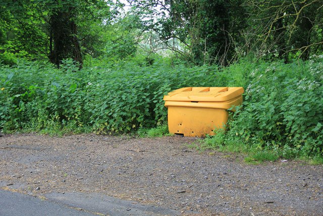 BucksCouncil's tweet photo. Do you know where your local grit bin is? Find out here, and how they should be used:
https://t.co/o1fOkcc1pC
#30Days30WaysUK https://t.co/SUJsv40o9b