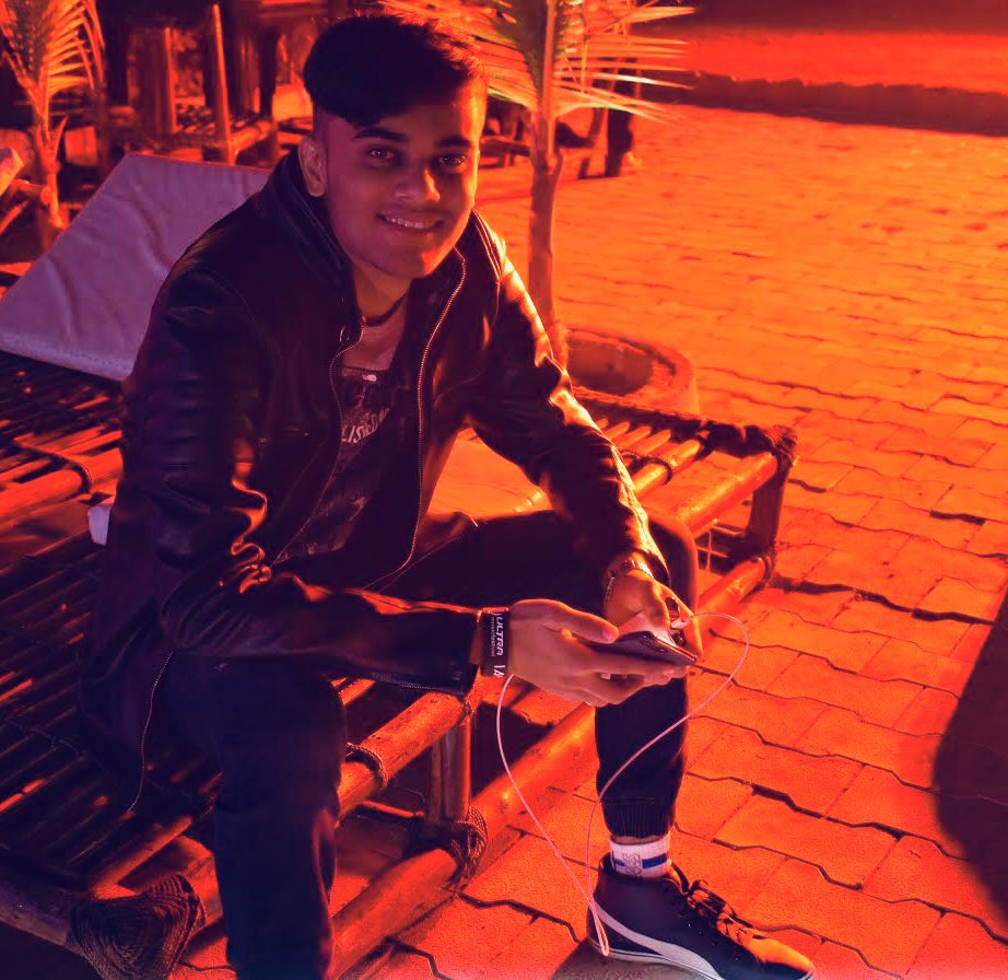 hardjackmusic's tweet photo. 😁
.
.
.
.
.
.
.
.
.
#smartness #hardjack #sunday #happiness #blessed #happy #positivevibes #gratitude #like4like #party #outside #autumn #mood #amazing #world https://t.co/ZHhNdJYKT9