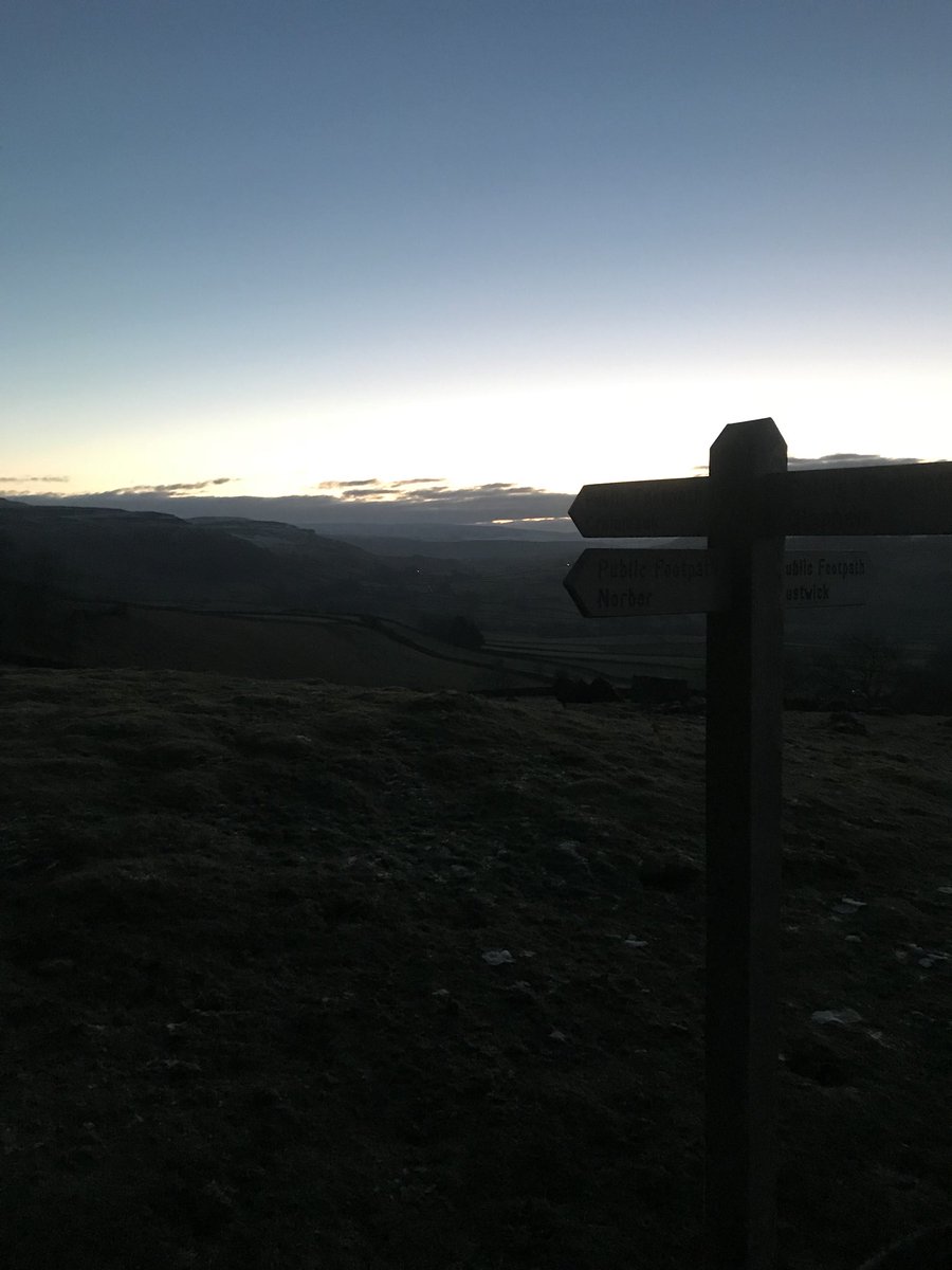 waynedunn91's tweet photo. morning... #yorkshire #ingleborough #fells #fellrunning #running #runningdog #runningbuddy #dog #trailrun #traildog #sheepdog #bordercollie #mansbestfriend #cold #winter #wintermiles #summit #salomon #timetoplay #madefortheadventure https://t.co/slabOPdRF5