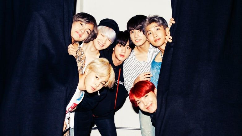 armyaem's tweet photo. แอบมองเธออยู่นะจ๊ะ.....army
#TwitterBestFandom 
#TeamBTS https://t.co/K2Aqn0ebnr