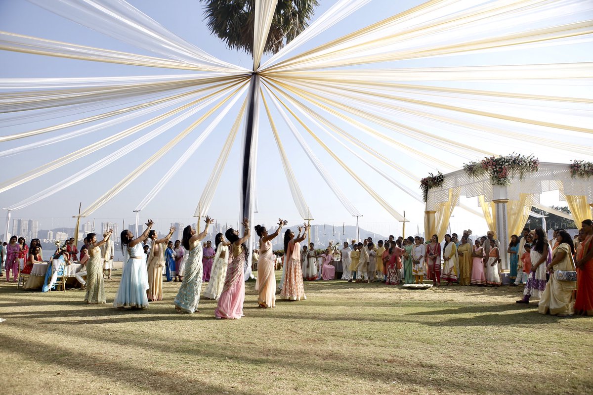 HeartbeatsFilm's tweet photo. Indian weddings, why do they have to end so dramatically? -Deepika Zinta in “Heartbeats,” a new film by Duane Adler (creator of the “Step Up” movies)&amp; Original Music from #RocNation w/an Indian twist from @GinggerShankar) #Heartbeats #StepUp #LoveStory #Magic #Dance #Beauty #Love https://t.co/SAD9jQQMjN