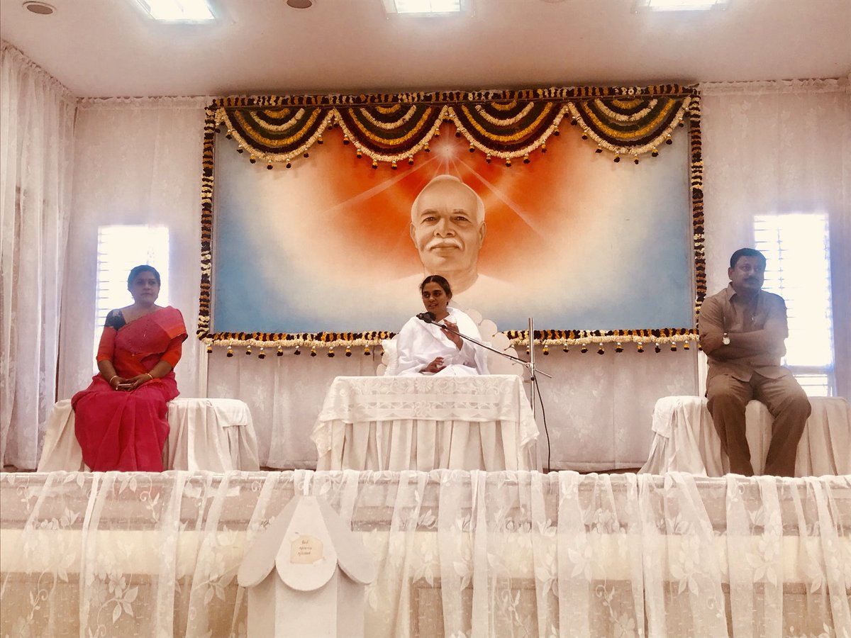 ysprashanth's tweet photo. Eshwari Bhrama Kumari institute  Akka Organised felicitation Programme https://t.co/5cPp3sprjD