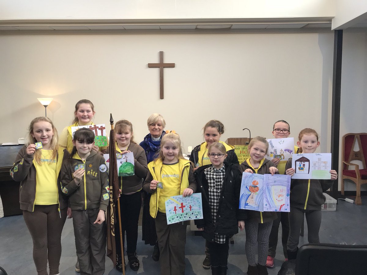 Today lots of our Brownies were presented with their Discovering Faith badge by Reverend Gill during our Church Parade. Well done, girls! ☺️ #discoveringfaith #girlguiding