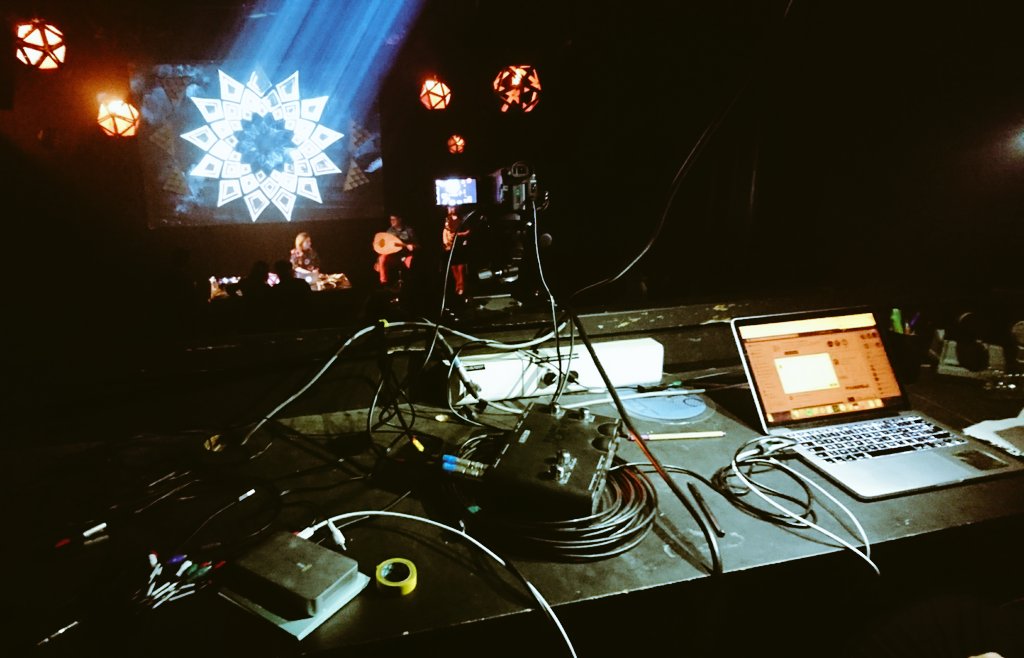 📹 Focus sur l'installation technique de la <a href="/CSensorielle/">Caverne_sensorielle</a> pour le livestream Facebook de l'événement Perception 4 <a href="/UnivAngers/">Université d'Angers</a> #CultureAngers #CM #communication