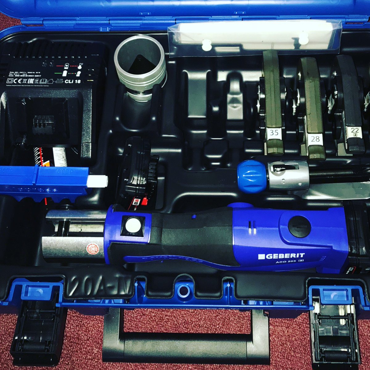 Love a new tool! Thanks to <a href="/GeberitUK/">Geberit</a> for sorting us with this bit of kit #mapress #Plumber #pressfit #heating #plumbingcontractor #HVAC #sussex #uckfield #installer