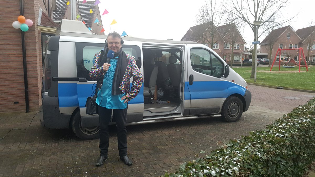 Klaar voor het radioverslag van se Albergse Bokke, vanaf 11.45 uur op Radio Oost.