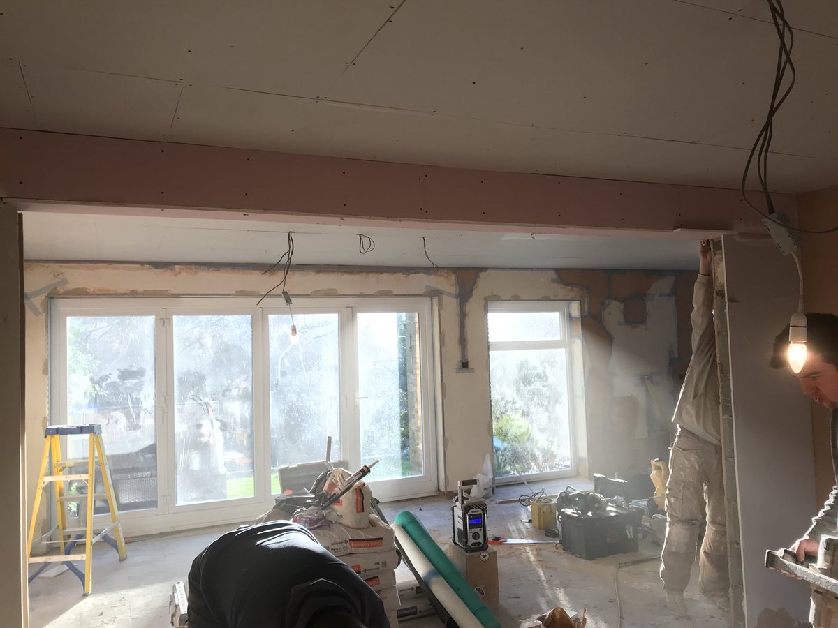 dmc_carpentry's tweet photo. Plasterer bonded, scrimmed and ready to skim https://t.co/cqAezYuTW5