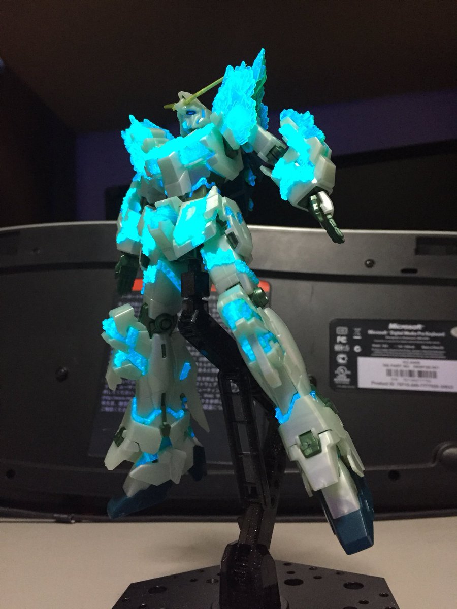 Twitter 上的 あるふさん 神コーン きれいだよ ユニコーンガンダム ガンプラ ブラックライト T Co Nbsgkil32m Twitter