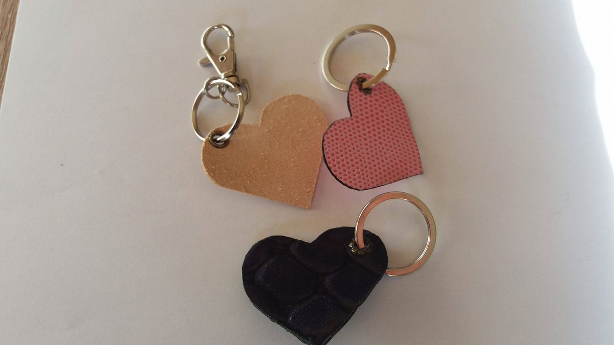 inleather03's tweet photo. #Salut #Bientôt la #stvalentin Il y aura de joli articles avenir dans mon #Shop d'@ungrandmarche et @EtsyFR @Etsy en plus des porte clé en #cœur
Lien #UnGrandMarché #InLeatherShop
https://t.co/1F3IbYXU4c
Et #TheDreamLink
https://t.co/mbWIFnABdw
Lien #Etsy
https://t.co/GoGRKUq4bK https://t.co/EUi91cKtSP