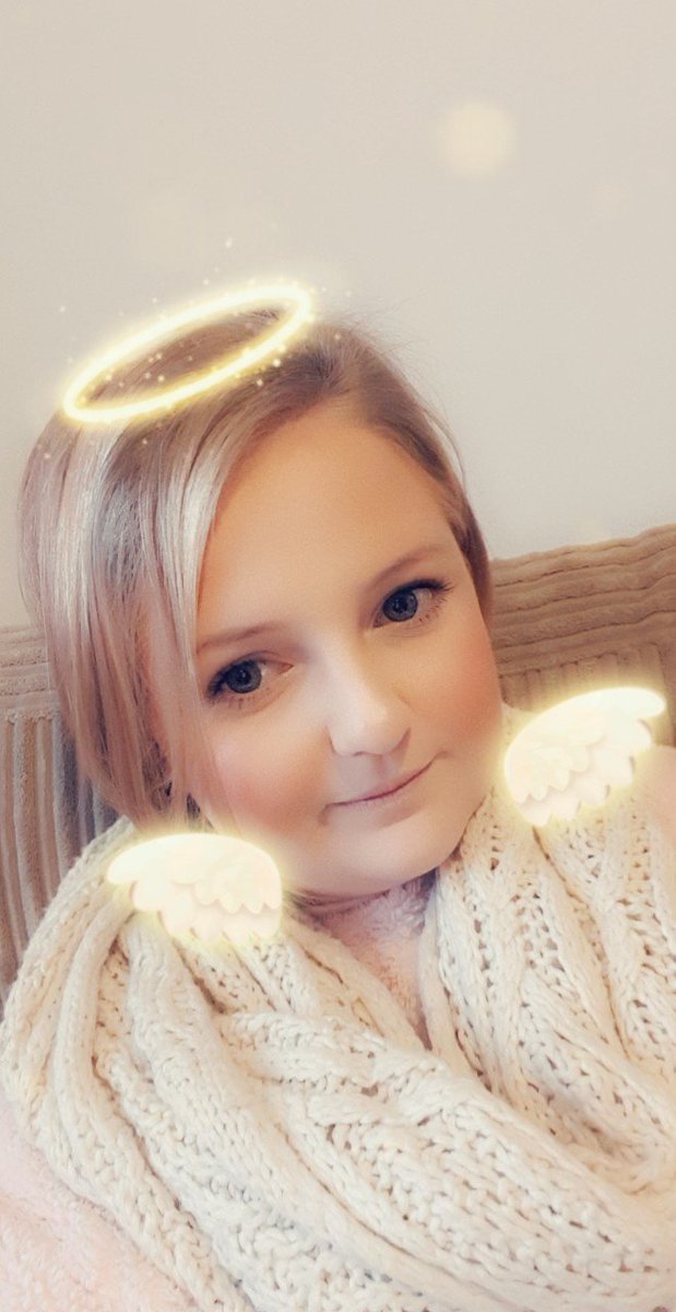 BellesBag's tweet photo. 💜So pretty sure I am in a Crohns Flare 😣 started to loose blood last night.. Crap!! Best be calling Dr Hawker in the morning ... but Thank God for makeup 😂💜 #ileostomy #ostomy #IBD #Crohns #poorlybum #makeuprevolution #poorlyme https://t.co/Fn8GXP94iU